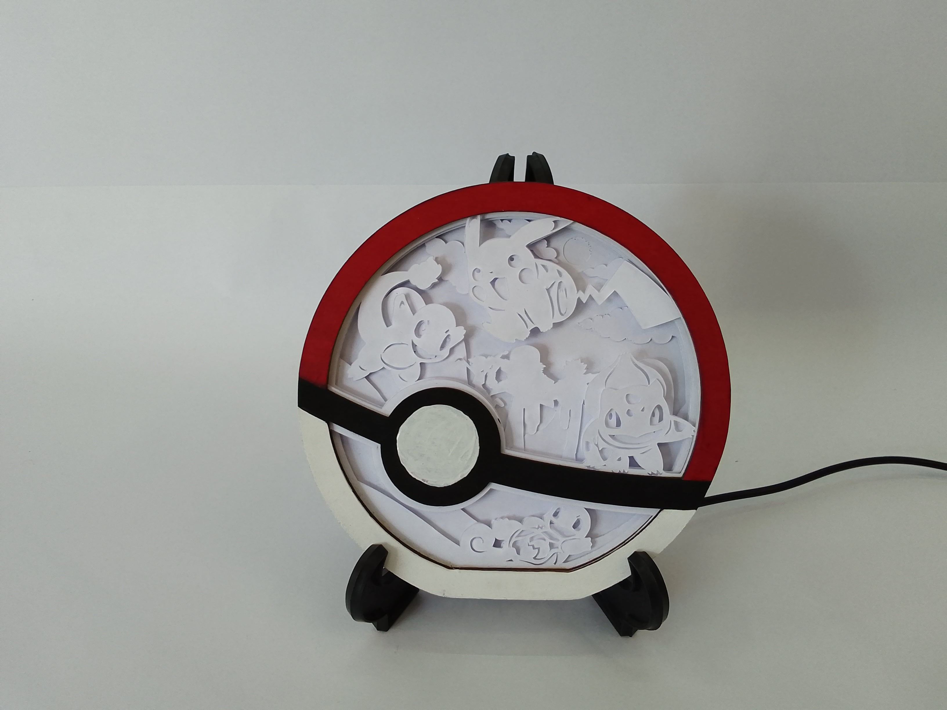 Χειροποίητο φωτιστικό LED τύπου Pokemon.