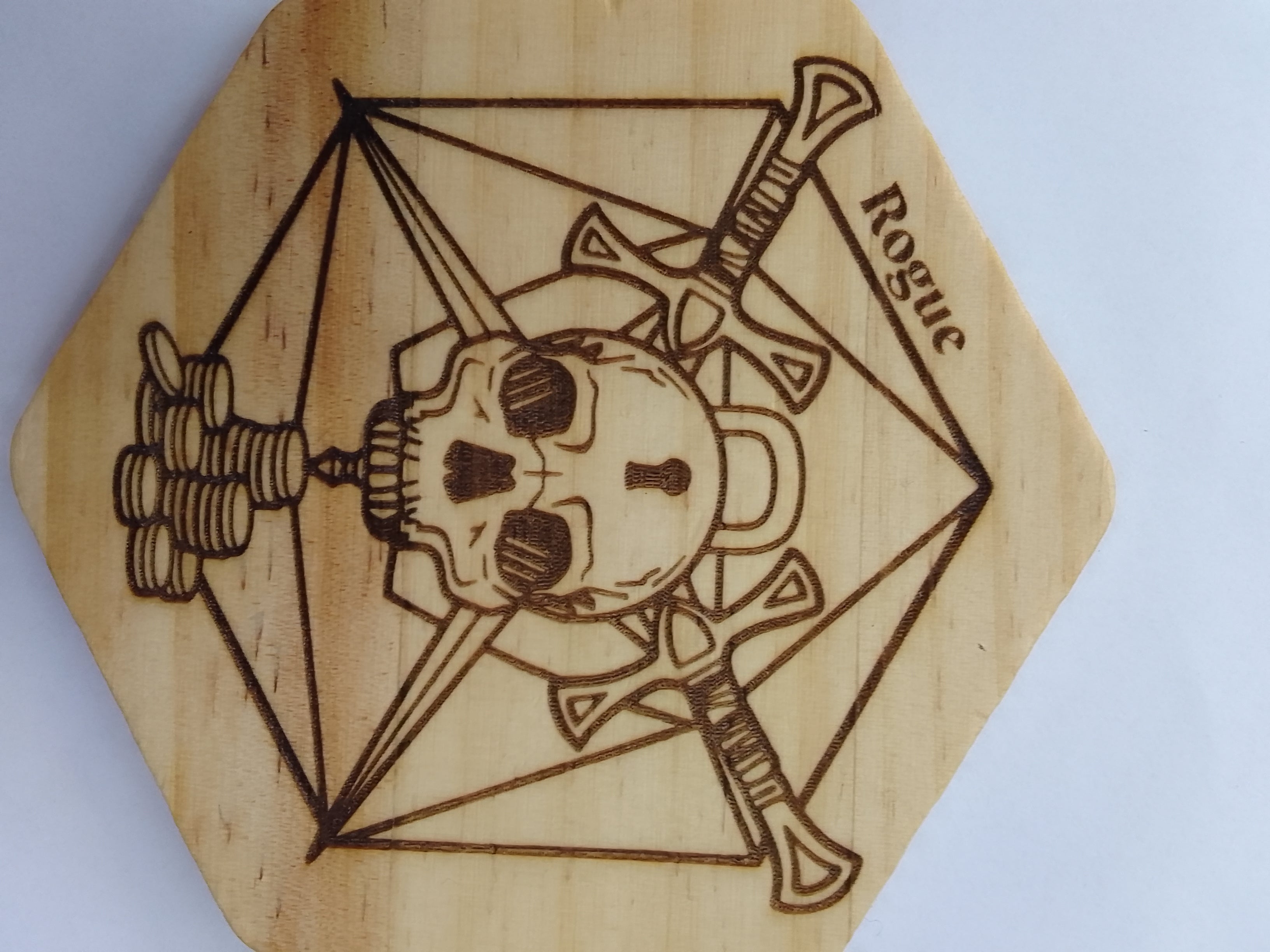 Χειροποίητο ξύλινο drink coaster Dangeons & Dragon Rogue.