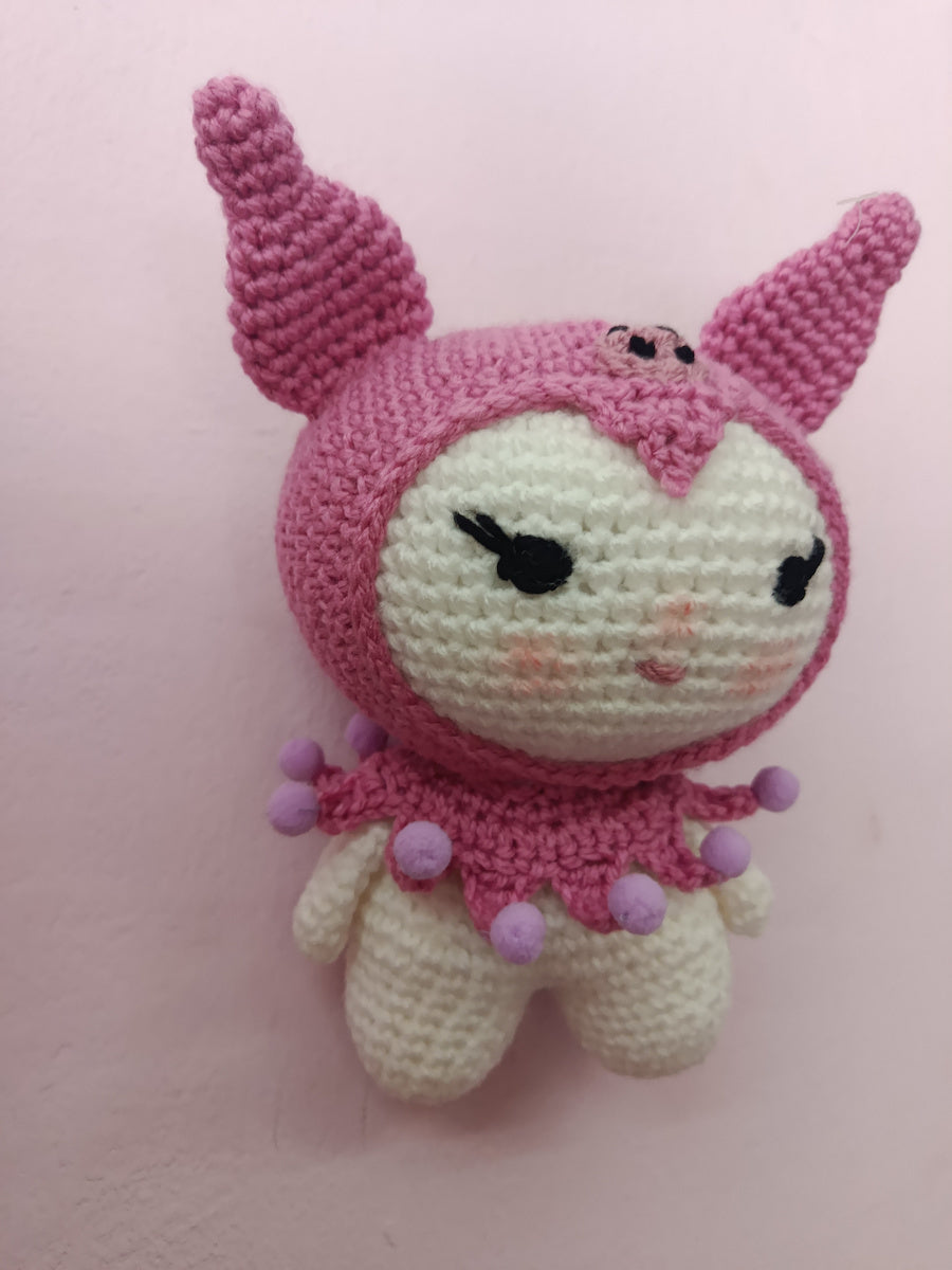 Χειροποίητο πλεκτό κουκλάκι τύπου Kuromi με καπέλο Joker