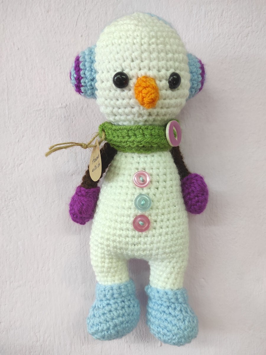 Χειροποίητο πλεκτό κουκλάκι Χιονάνθρωπος με earpuffs