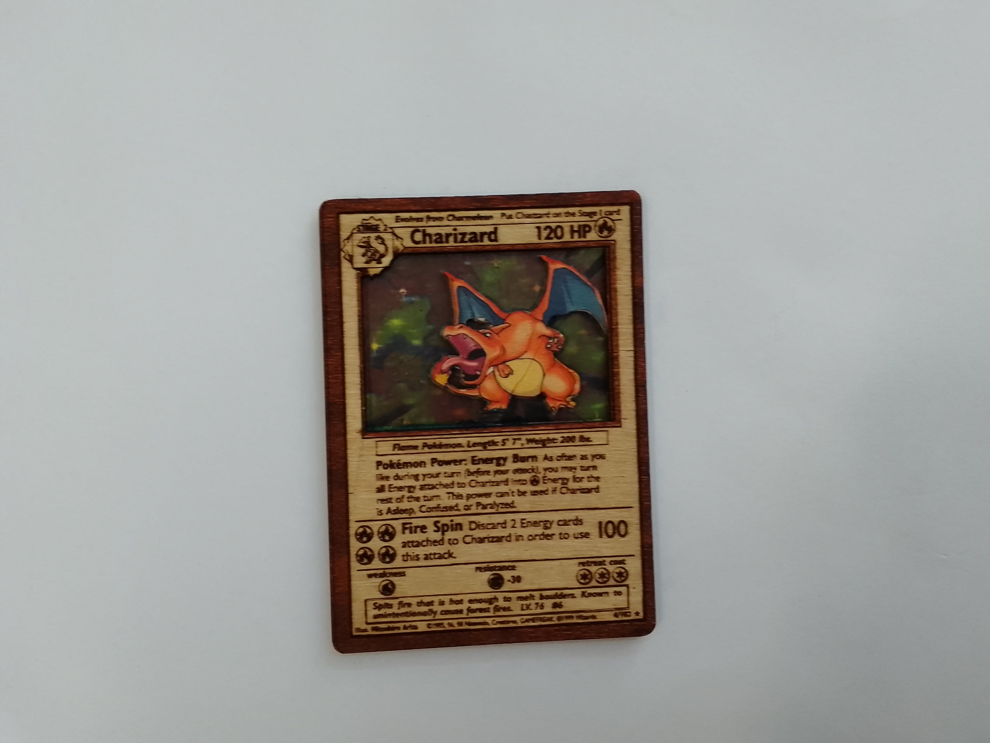 Χειροποίητη ξύλινη κάρτα Pokemon Charizard