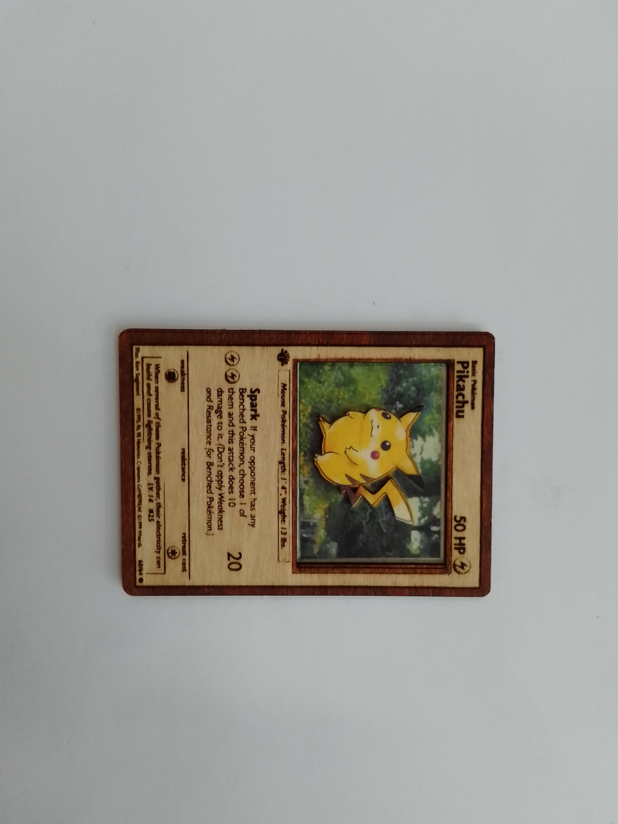 Χειροποίητη ξύλινη κάρτα Pokemon Pikachu
