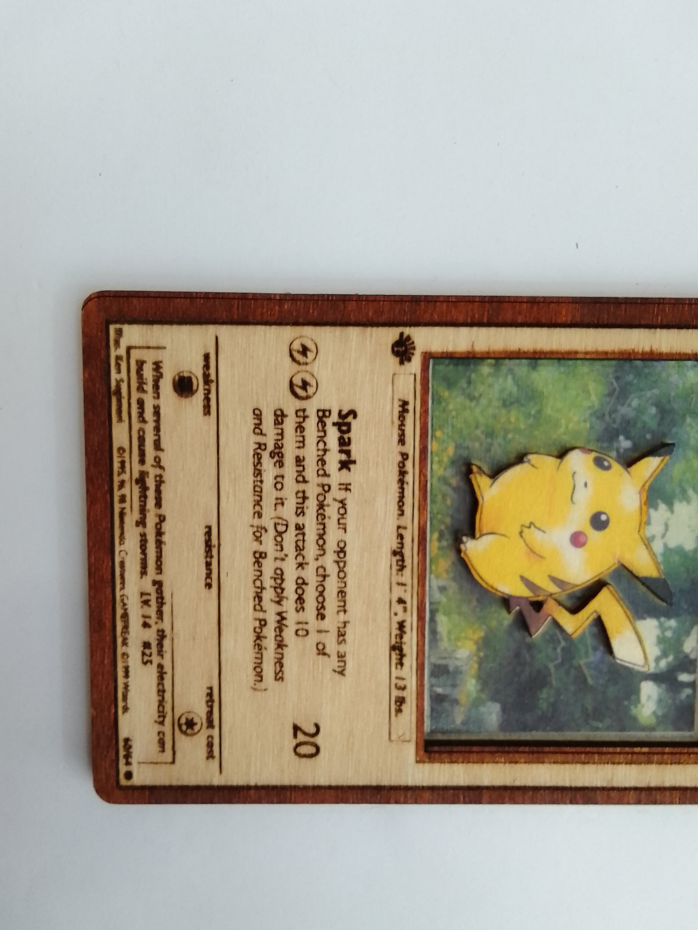Χειροποίητη ξύλινη κάρτα Pokemon Pikachu