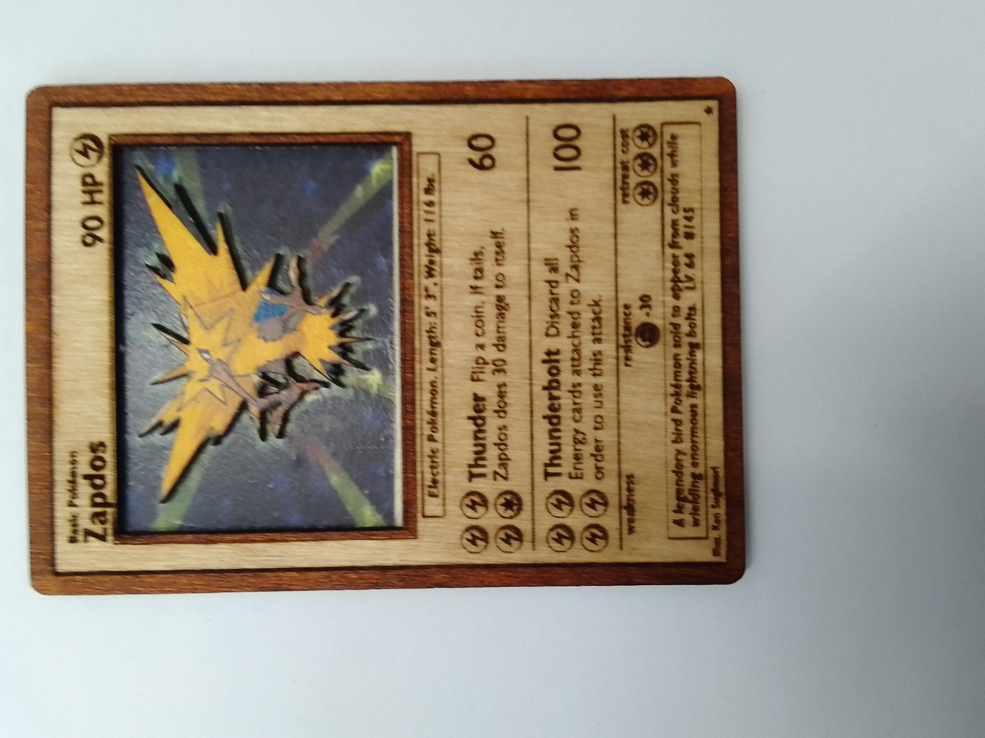 Χειροποίητη ξύλινη κάρτα Pokemon Zapdos