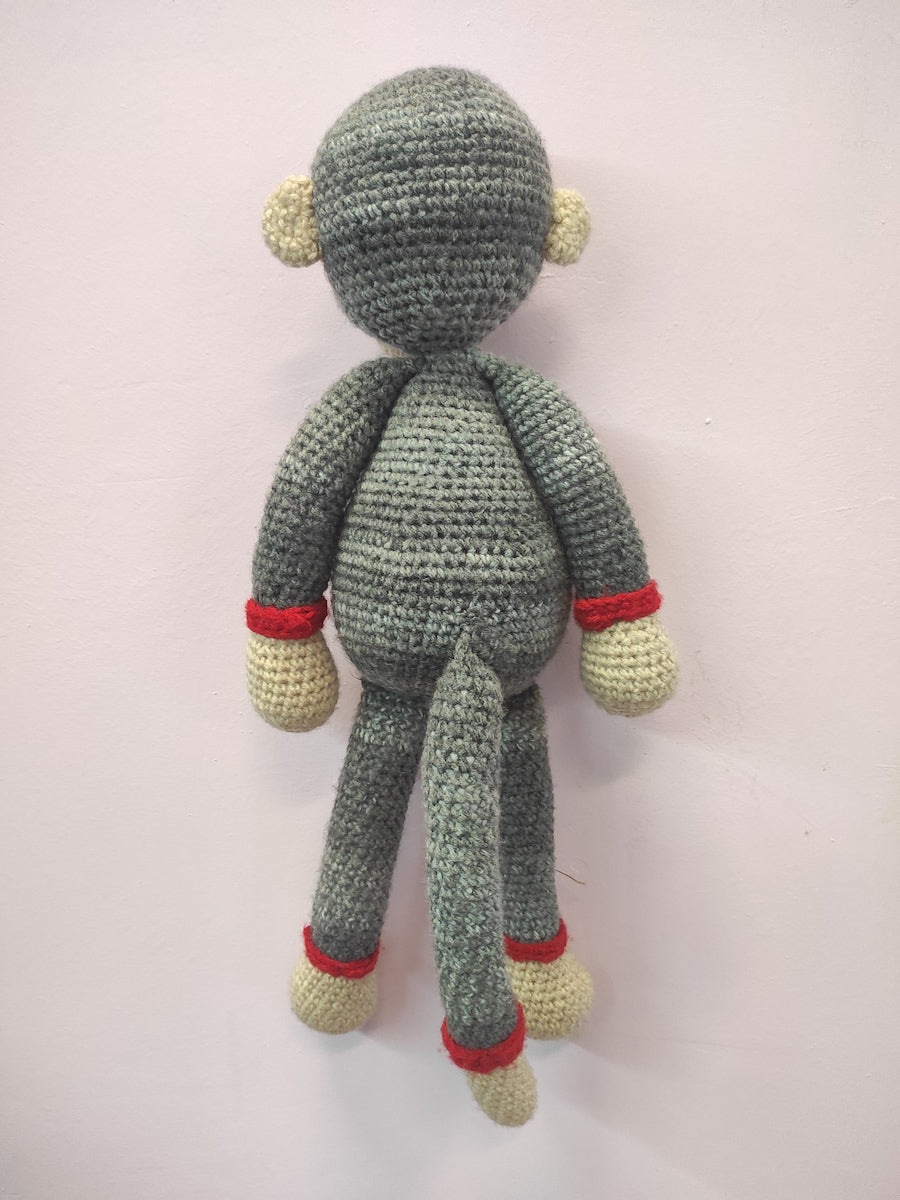 Χειροποίητο πλεκτό κουκλάκι Γκρι Μαϊμού για αγκαλίτσα