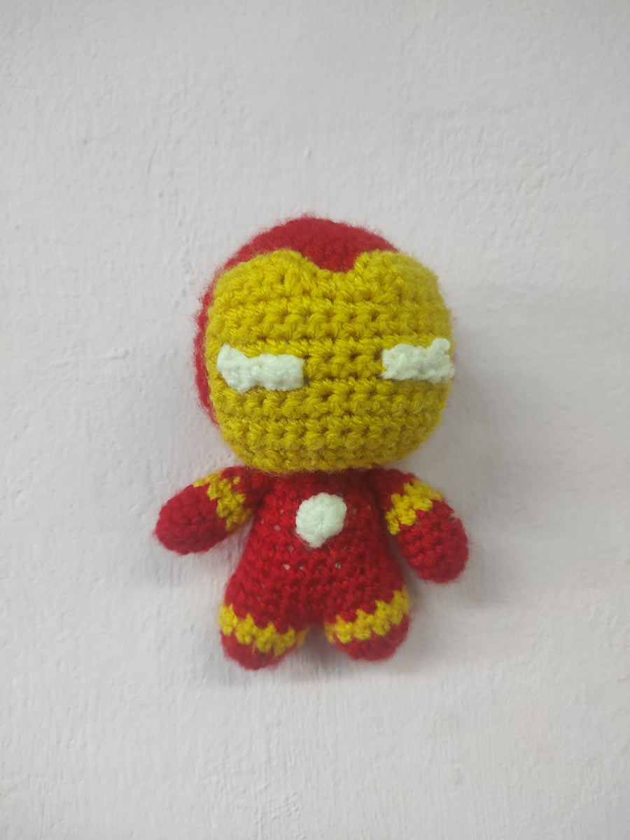 Χειροποίητο πλεκτό κουκλάκι τύπου Ironman