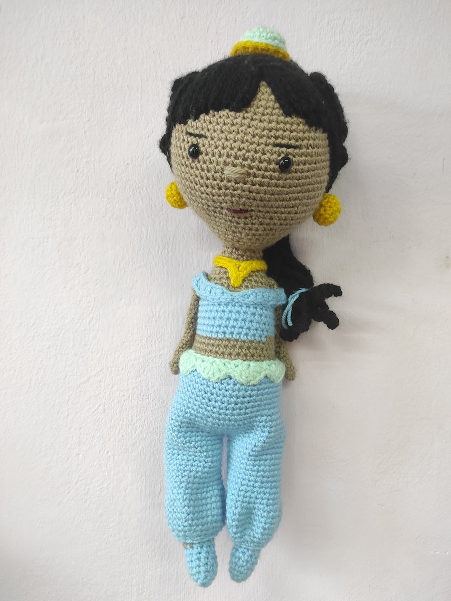 Χειροποίητη πλεκτή κούκλα τύπου Γιασμίν