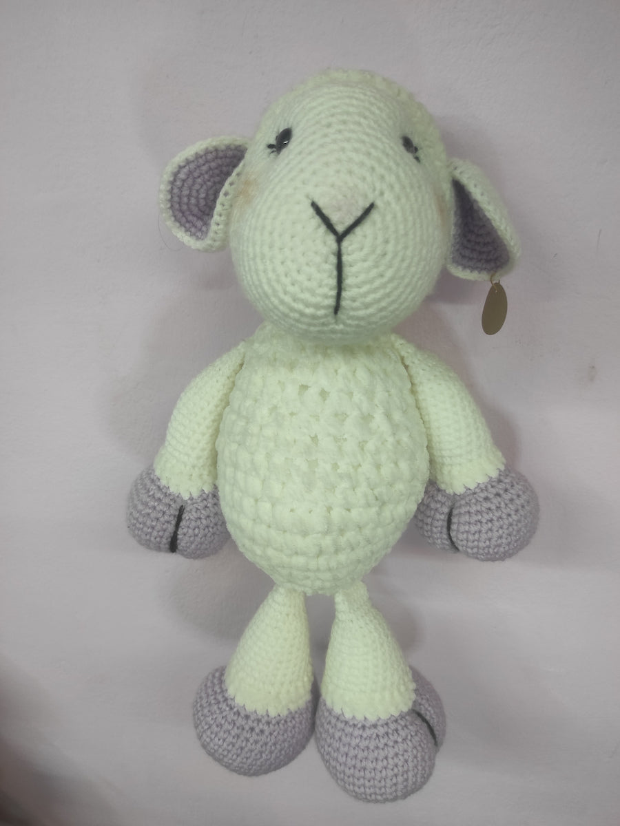 Χειροποίητο πλεκτό αρνάκι με κουδουνάκι