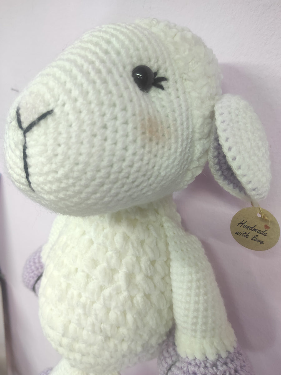 Χειροποίητο πλεκτό αρνάκι με κουδουνάκι