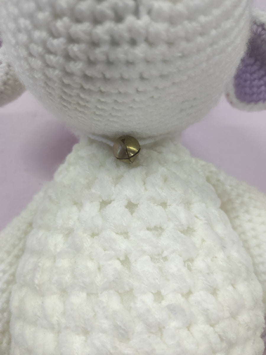 Χειροποίητο πλεκτό αρνάκι με κουδουνάκι