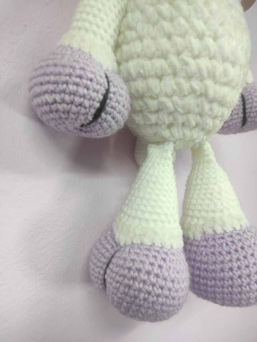 Χειροποίητο πλεκτό αρνάκι με κουδουνάκι