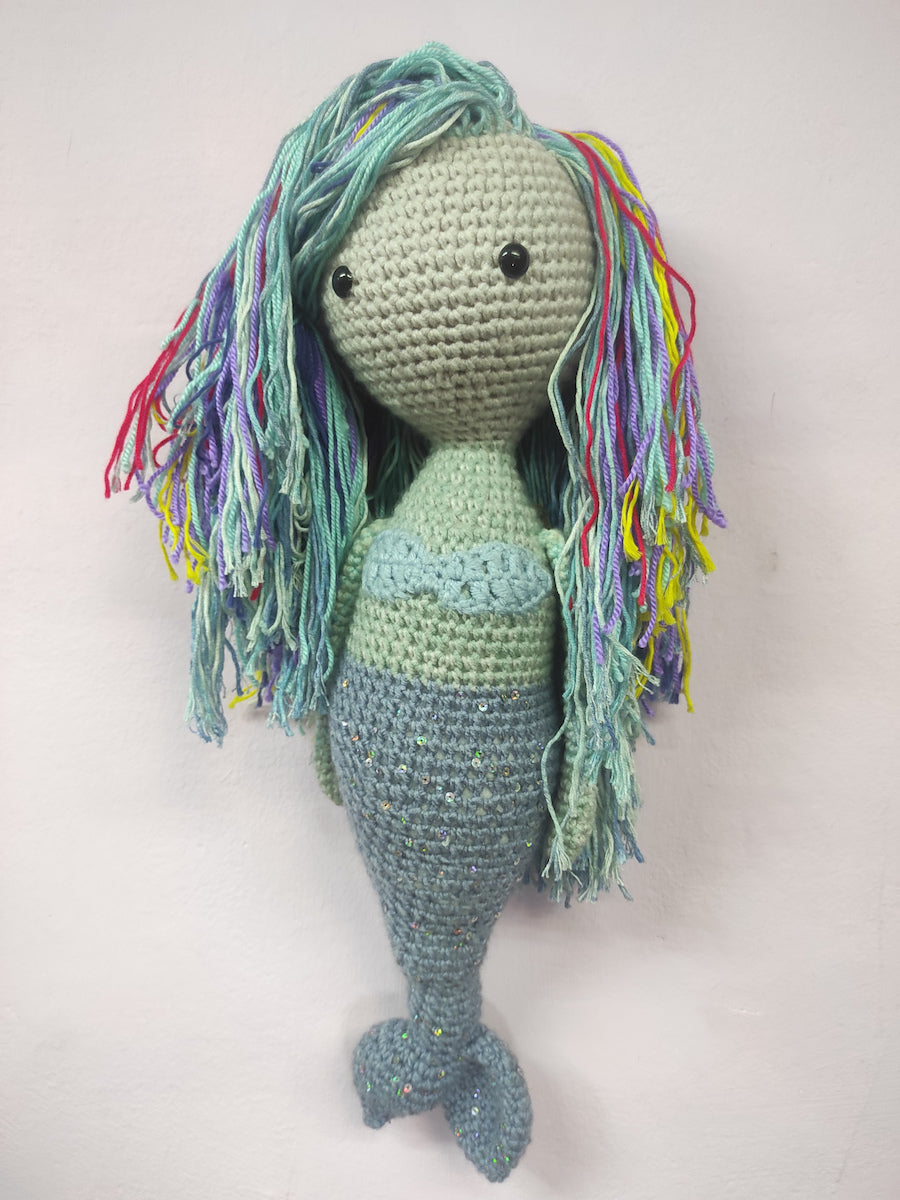 Χειροποίητη πλεκτή κούκλα Γοργόνα με πολύχρωμα μαλλιά