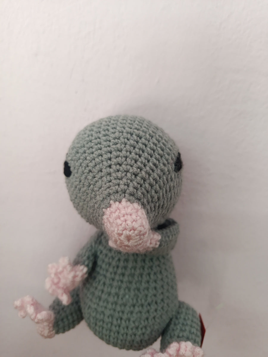 Χειροποίητο πλεκτό κουκλάκι ντροπαλός γκρί τυφλοπόντικας