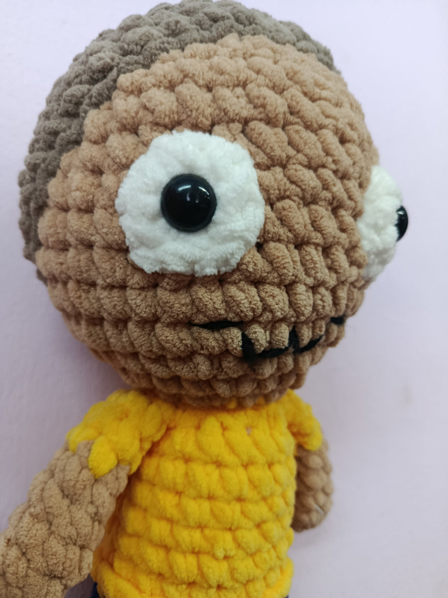Χειροποίητο πλεκτό  βελουτέ κουκλάκι τύπου Morty