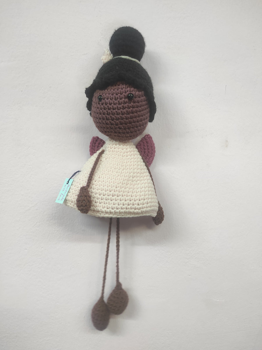 Χειροποίητο πλεκτό κουκλάκι ροζ αγγελάκι με Μαύρα μαλλιά