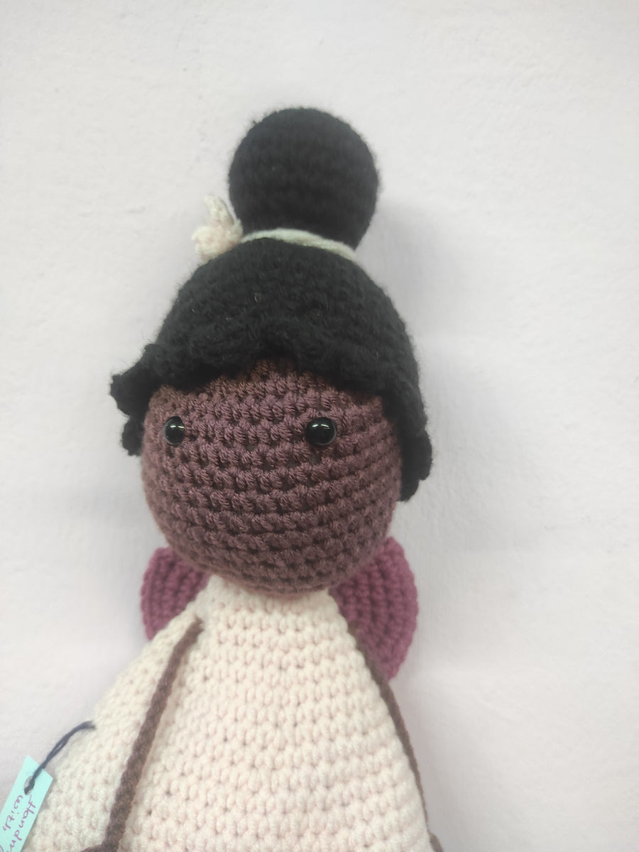 Χειροποίητο πλεκτό κουκλάκι ροζ αγγελάκι με Μαύρα μαλλιά