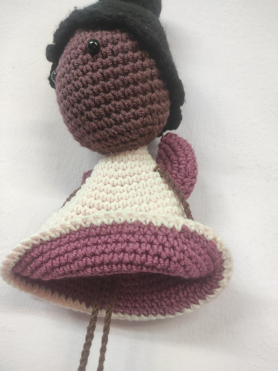 Χειροποίητο πλεκτό κουκλάκι ροζ αγγελάκι με Μαύρα μαλλιά