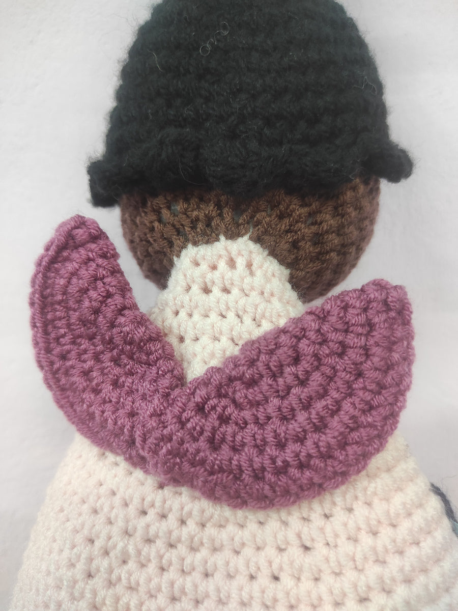 Χειροποίητο πλεκτό κουκλάκι ροζ αγγελάκι με Μαύρα μαλλιά