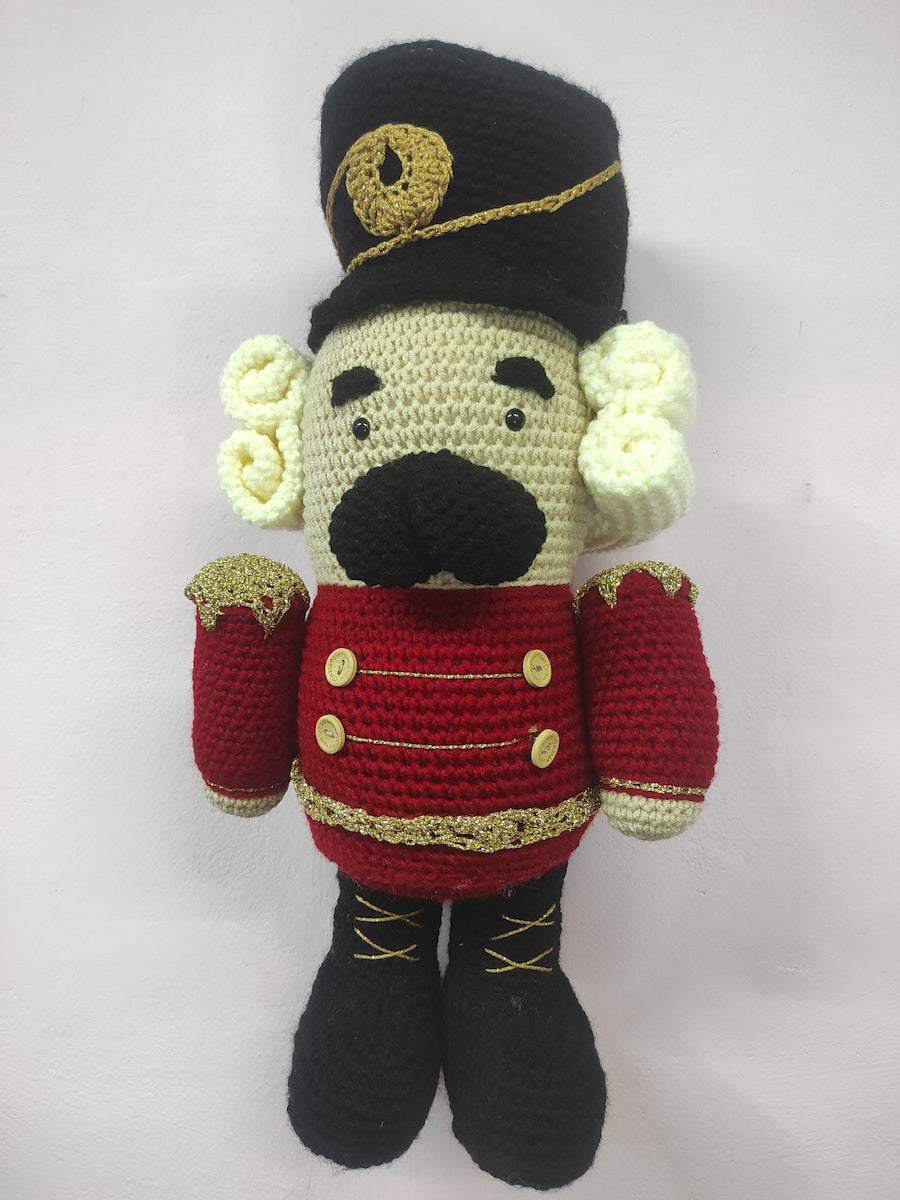 Χειροποίητο πλεκτό κουκλάκι κόκκινος Καρυοθραύστης