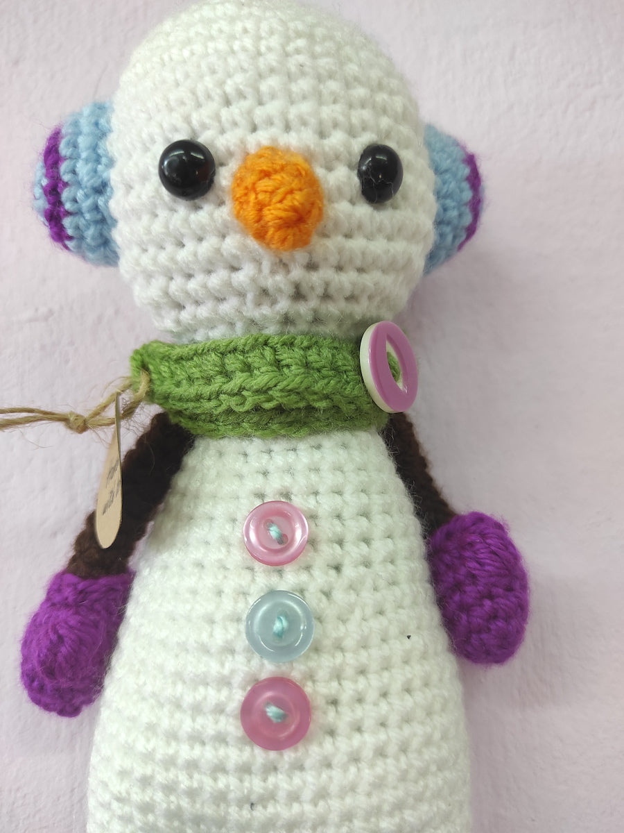 Χειροποίητο πλεκτό κουκλάκι Χιονάνθρωπος με earpuffs