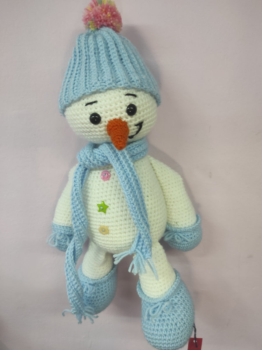 Χειροποίητο πλεκτό κουκλάκι Χιονάνθρωπος με μπλε αξεσουάρ