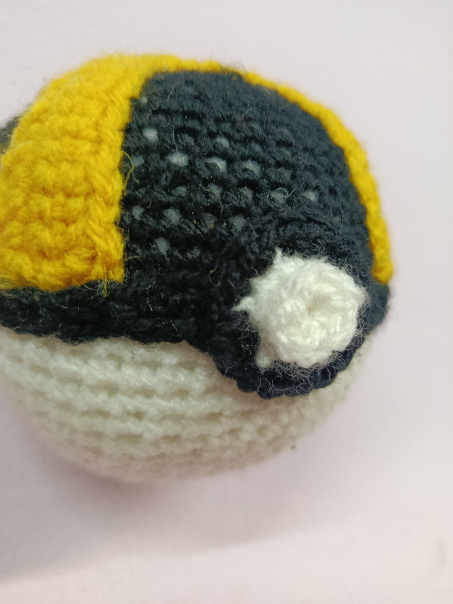 Χειροποίητο πλεκτό κουκλάκι τύπου Ultraball Pokeball
