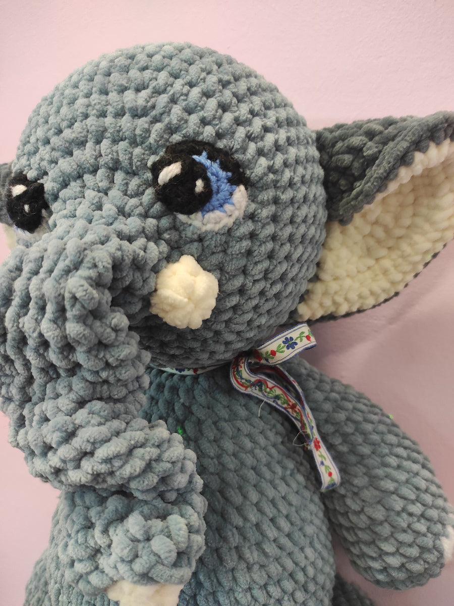 Χειροποίητο πλεκτό Κουκλάκι Γκρι Βελουτέ Ελέφαντας