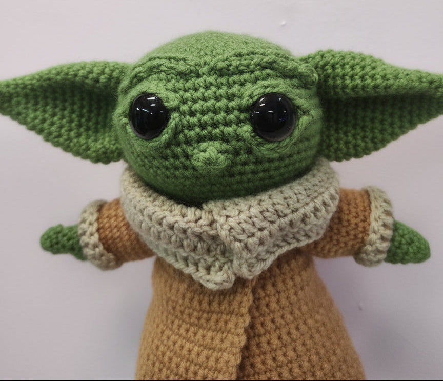 Χειροποίητο πλεκτό κουκλάκι τύπου Grogu (Baby Yoda)