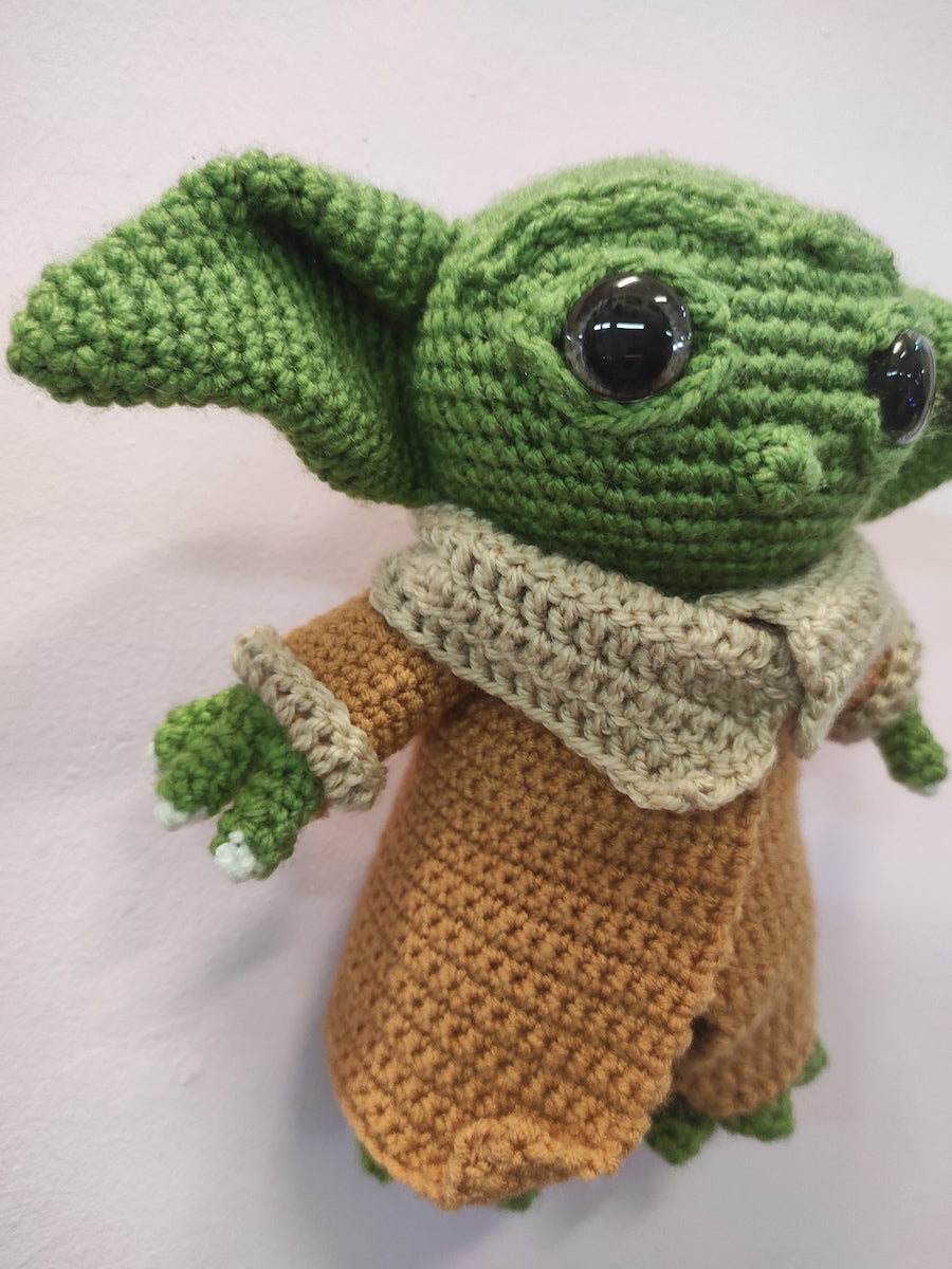 Χειροποίητο πλεκτό κουκλάκι τύπου Grogu (Baby Yoda)